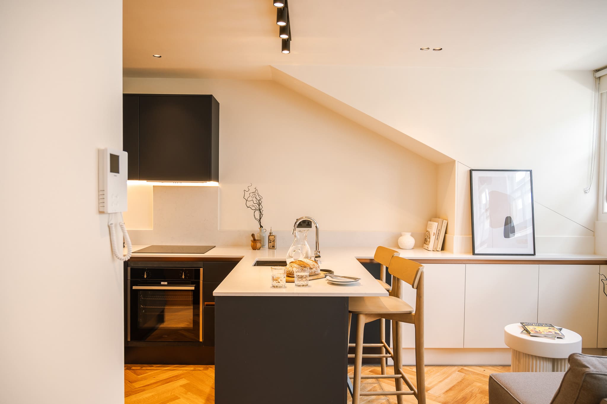 nottinghill-studio-apartment-urban-chic-kitchenette-gravity-co
