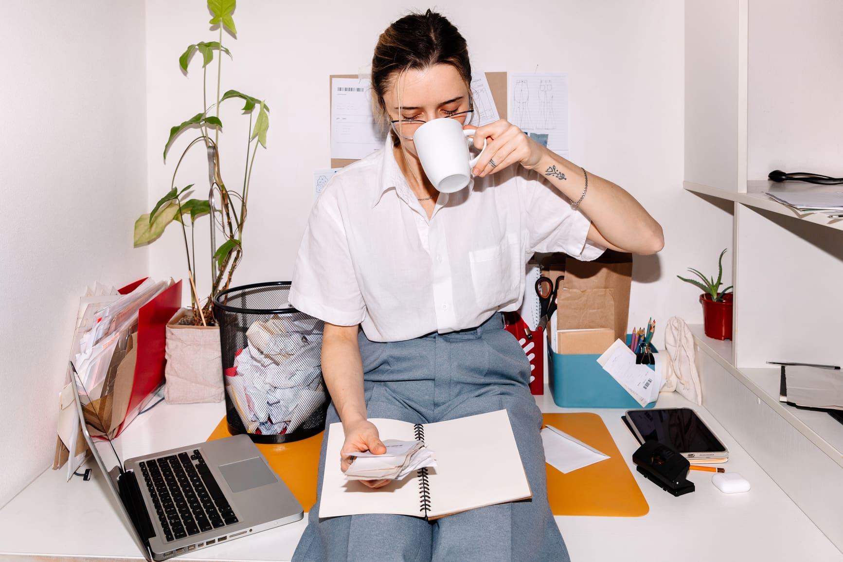 woman-mug-books-busy-white-gravity-co